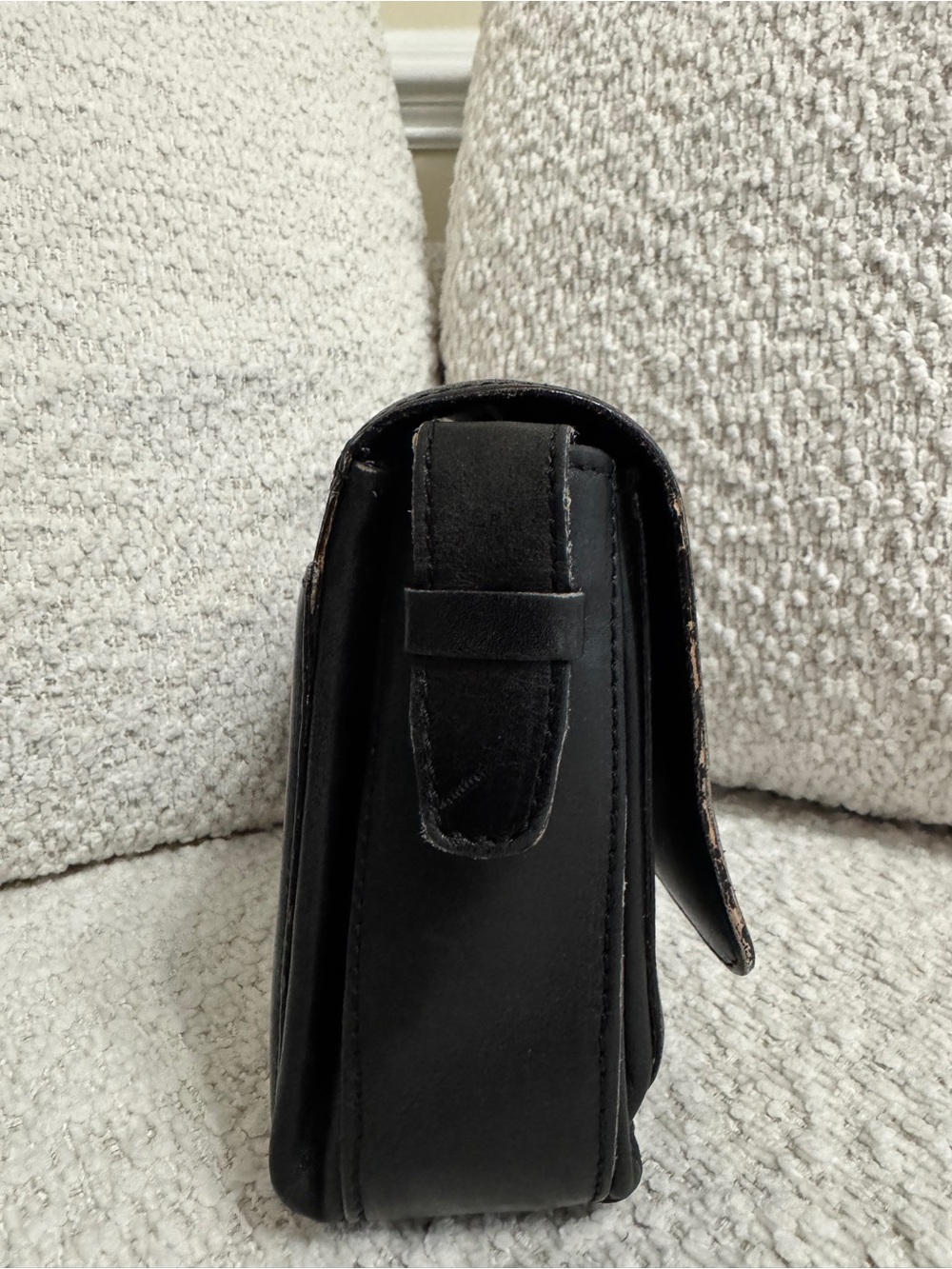 Bally Vintage Black Leather Crossbody Foldover Three Pockets Late 80s-mid 90s - Picture 15 of 16